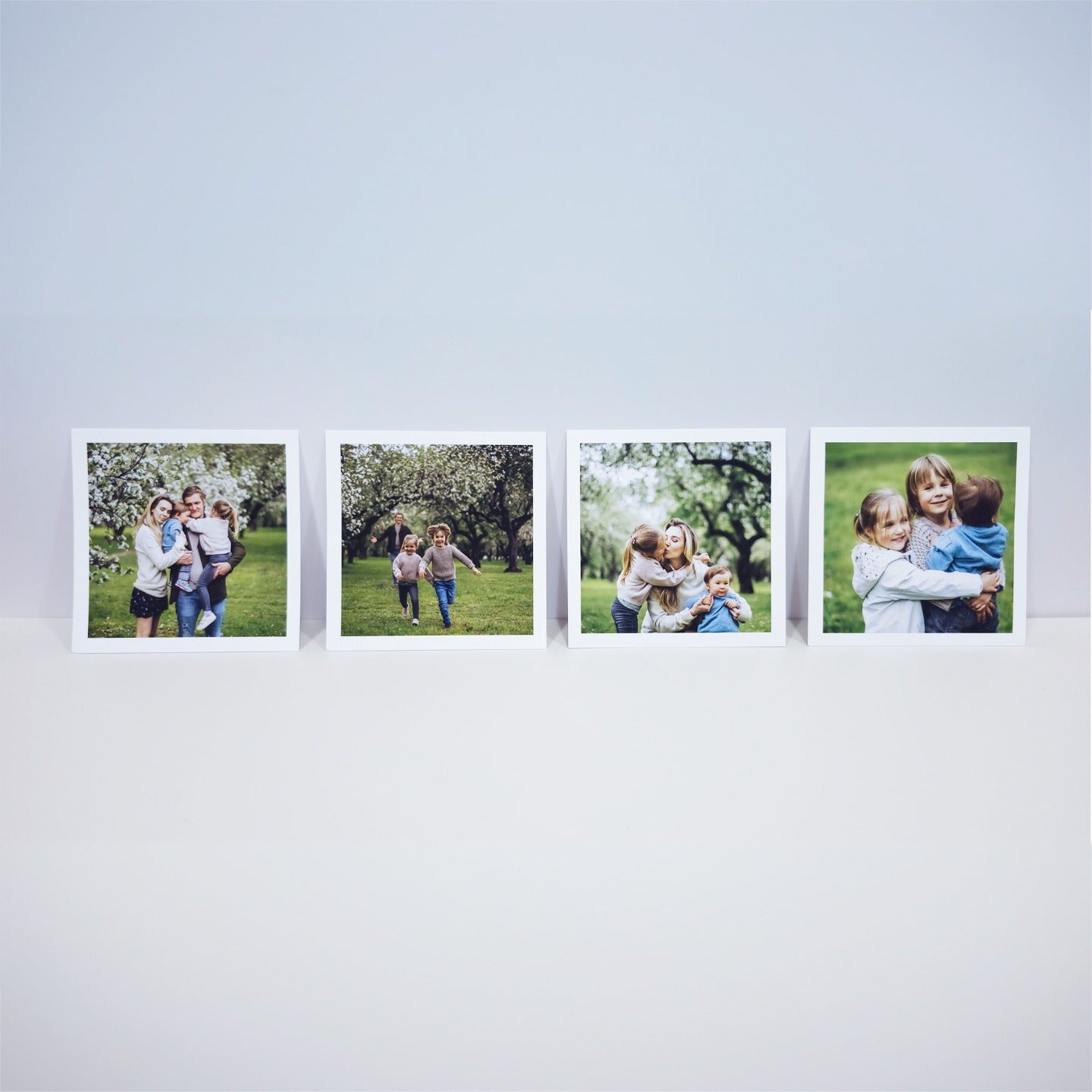 Square photo print with border free standing